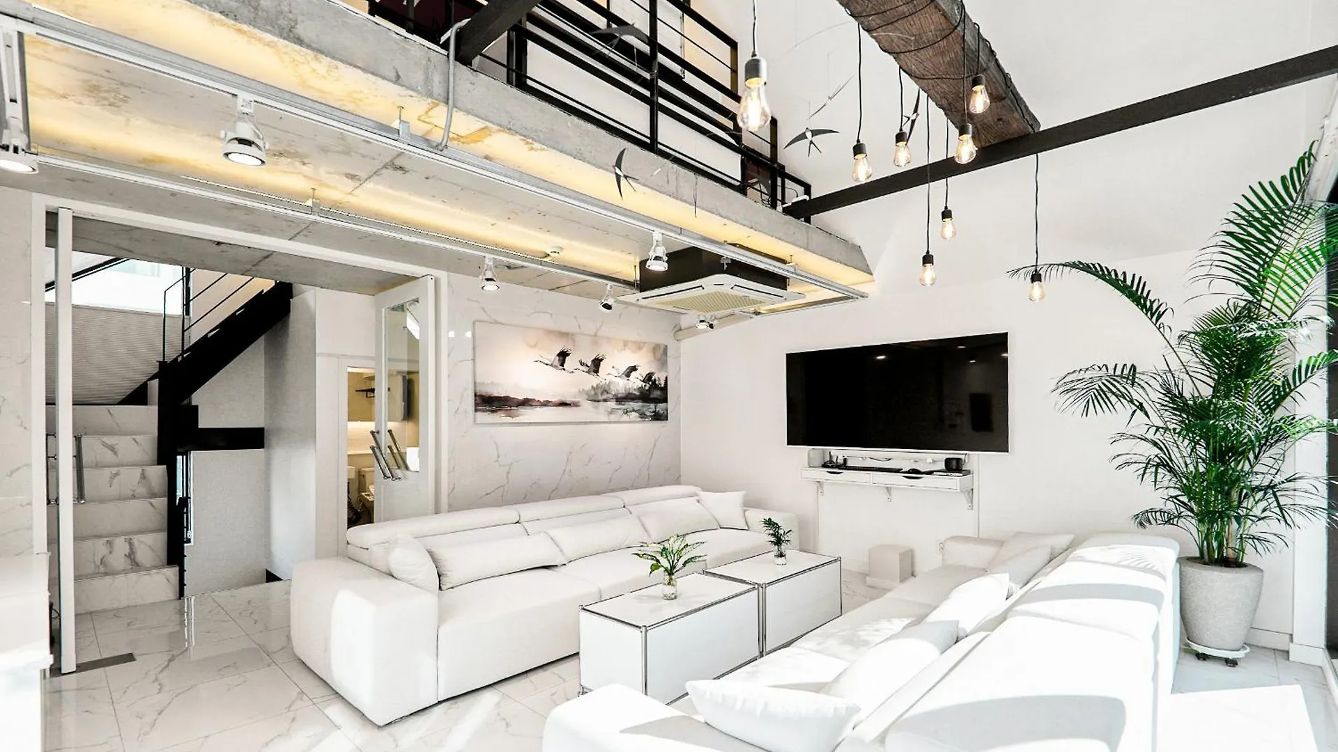 B9 Tailored Service Home Near Hongik Univ Station Seoul