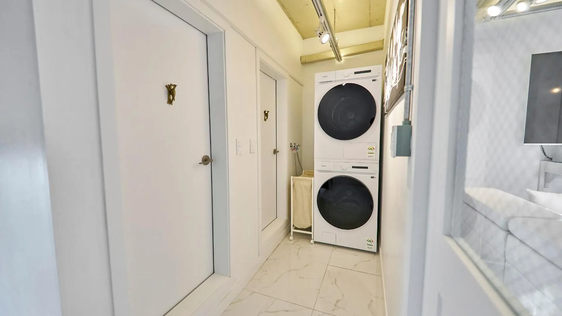 B9 Tailored Service Home Near Hongik Univ Station ソウル特別市 0*,  韓国